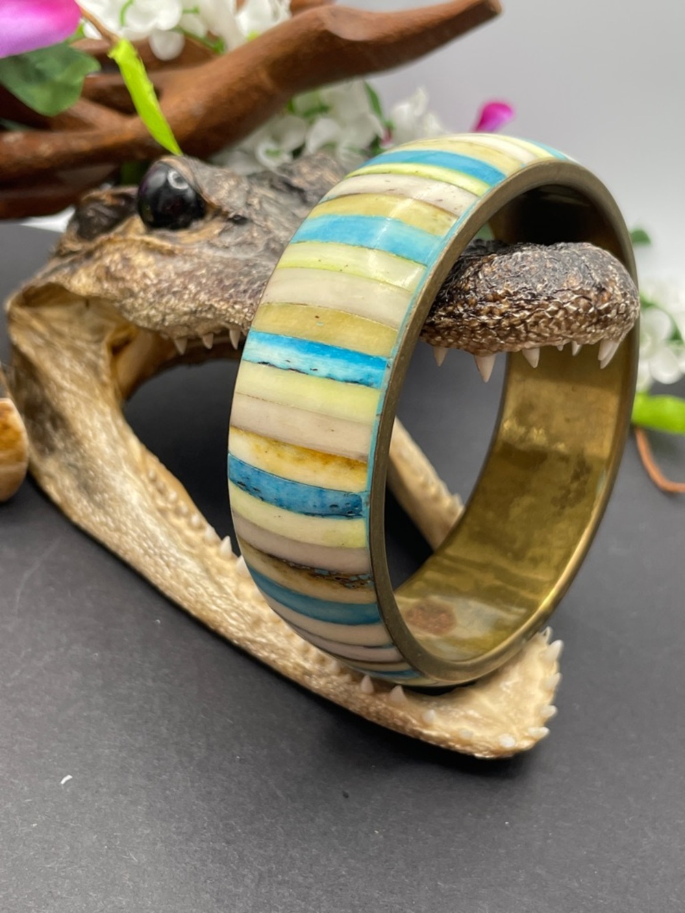 Dyed bovine bone inlay bangle vintage